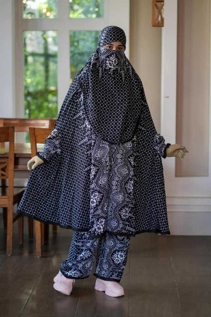 প্রিমিয়াম প্লাজু খিমার সেট,premium khimar set Bangladesh, soft China linen khimar,প্লাজু খিমার সেট,modest fashion Bangladesh, jilbab khimar set, Muslim women's outfit BD, comfortable khimar set, adju