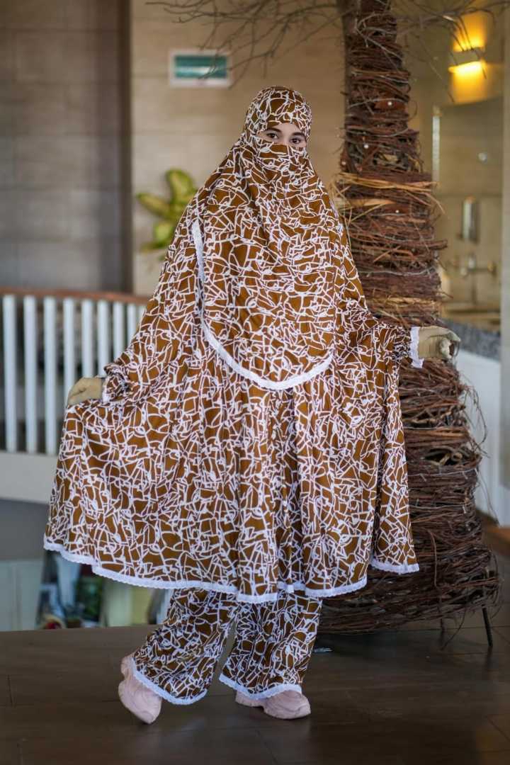 প্রিমিয়াম প্লাজু খিমার সেট,premium khimar set Bangladesh, soft China linen khimar,প্লাজু খিমার সেট,modest fashion Bangladesh, jilbab khimar set, Muslim women's outfit BD, comfortable khimar set, adju