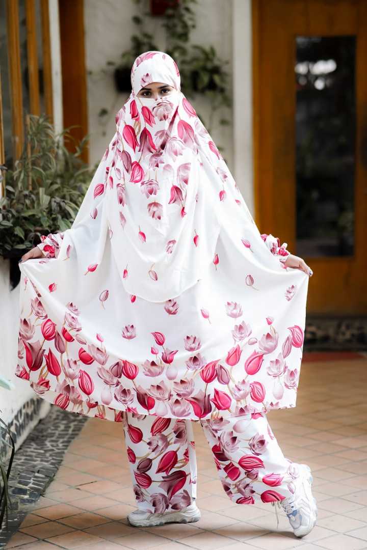 Luxury Plazo Khimar Set
Plazo Khimar Set Bangladesh
Satin Silk Khimar Set
Modest Wear for Muslimah
Islamic Modest Fashion
Premium Khimar Abaya Set